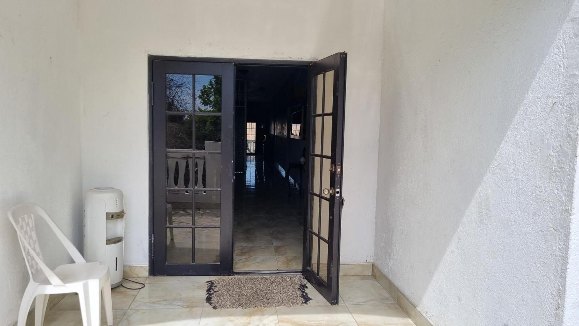 Little Savoy Guest House New Runaway Bay Kültér fotó